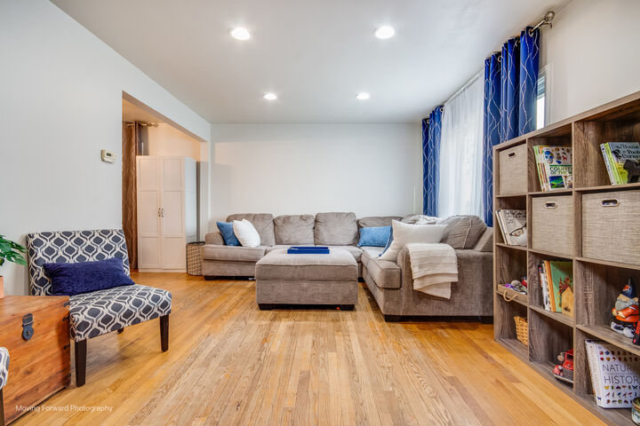 Property Photo:  1348 Hull Avenue  IL 60154 