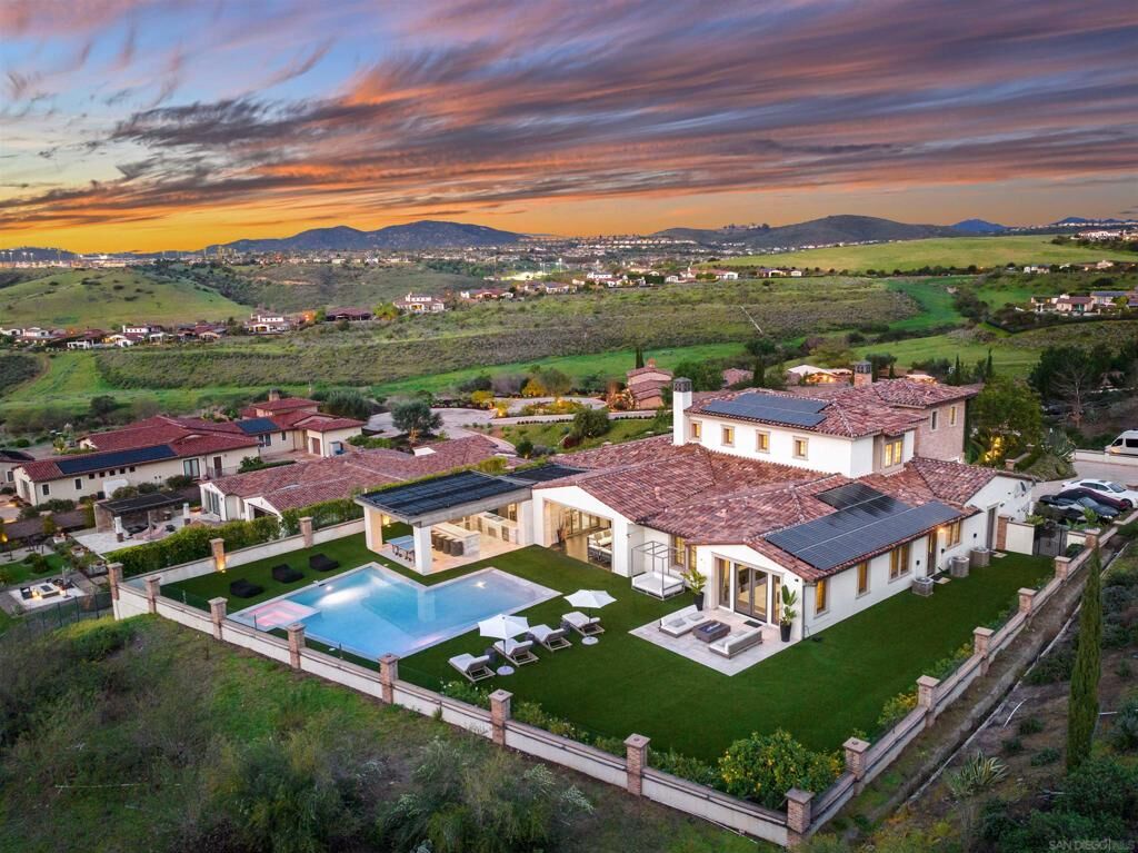 Property Photo: 14849 Chesfield Ct CA 92127