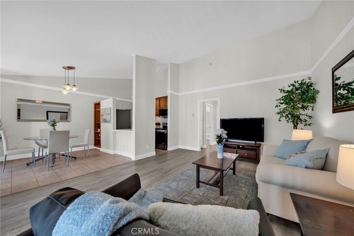 Property Photo: 902 Camino Real 208 CA 90277
