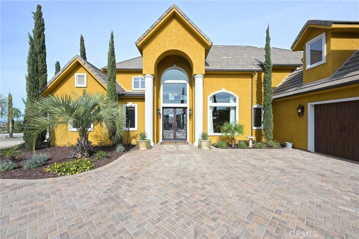 Property Photo: 38101 Via Lobato CA 92592