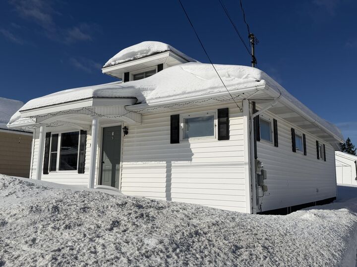 Property Photo:  169 Mountain View Avenue  ME 04756 