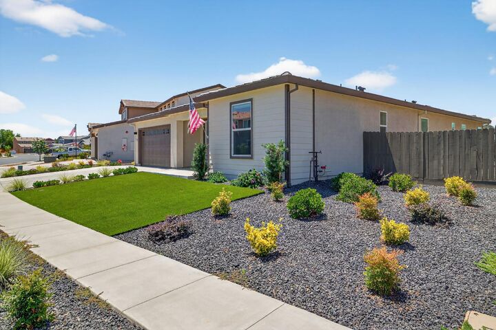 Property Photo: 784 Cross Creek Lane CA 95648