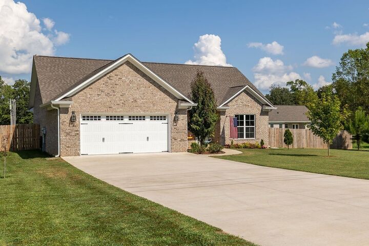 Property Photo: 411 Bumpas Rd TN 38464