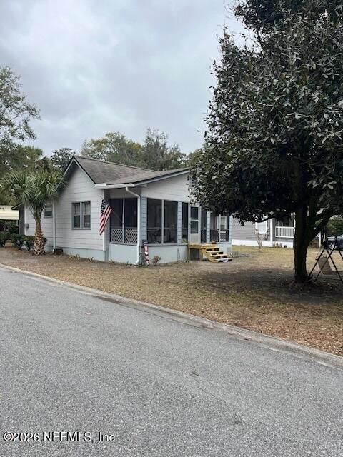 Property Photo:  319 Pine Avenue S  FL 32043 