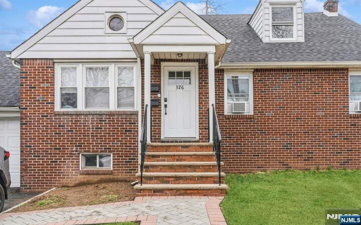 Property Photo:  326 Parker Avenue 1  NJ 07601 