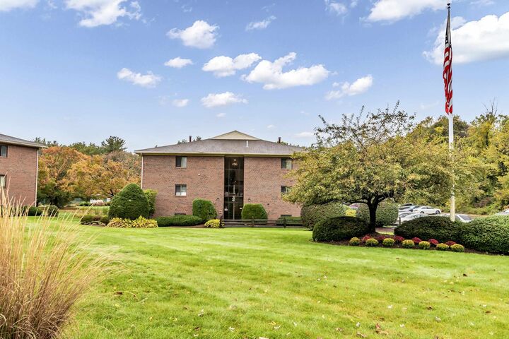 Property Photo: 213 Abbott Farm Lane NH 03051