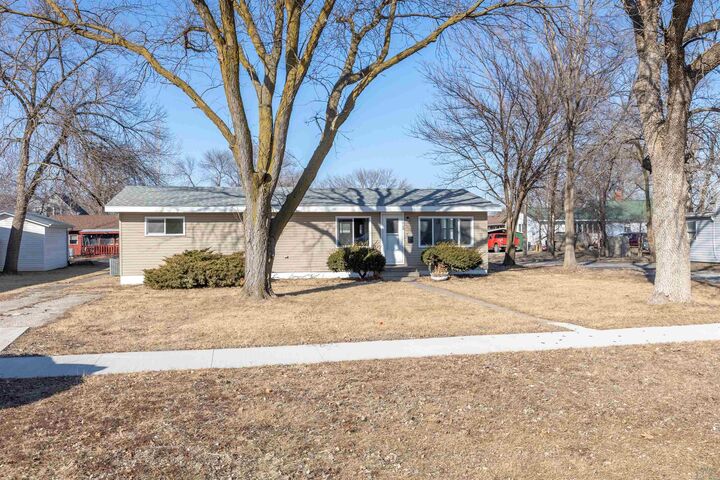 Property Photo:  208 Iowa Avenue  IA 51040 