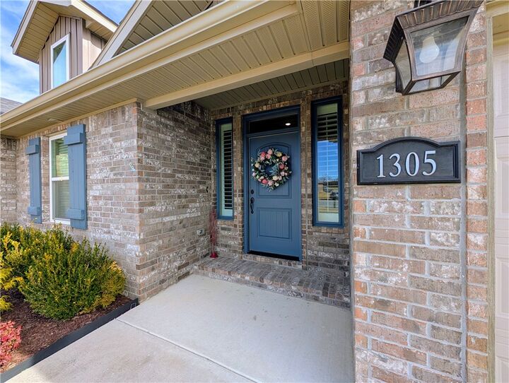 Property Photo:  1305 Eagle Court  AR 72736 