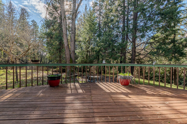 Property Photo: 10950 Ramsey Road OR 97525