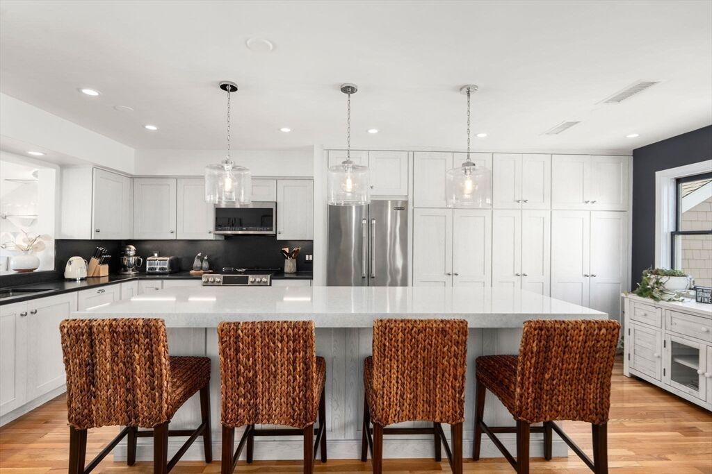 Property Photo:  21 Harbourside Rd 26  MA 02171 