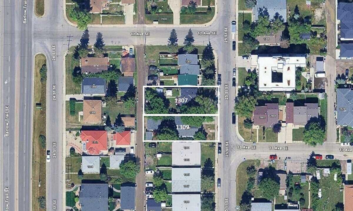 Property Photo: 1307 25 Street SE AB T2A 0X3