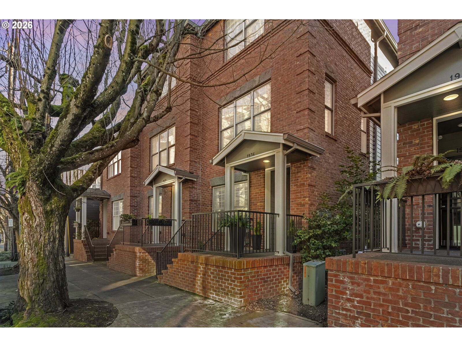 Property Photo:  1936 NW Overton St  OR 97209 