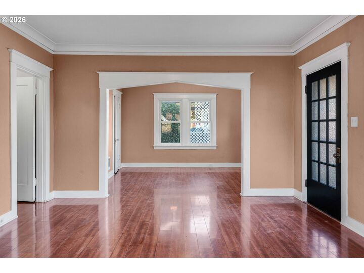 Property Photo:  504 Abernethy Rd  OR 97045 