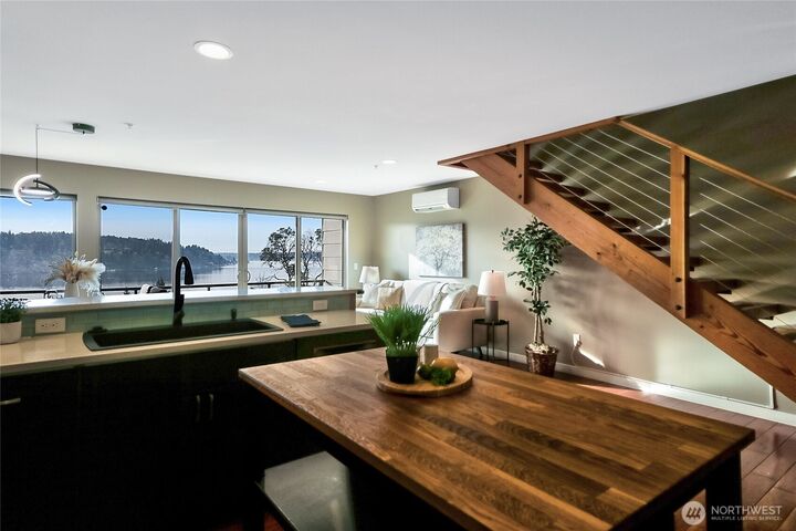 Property Photo: 6225 NE 181st Street 101 WA 98028