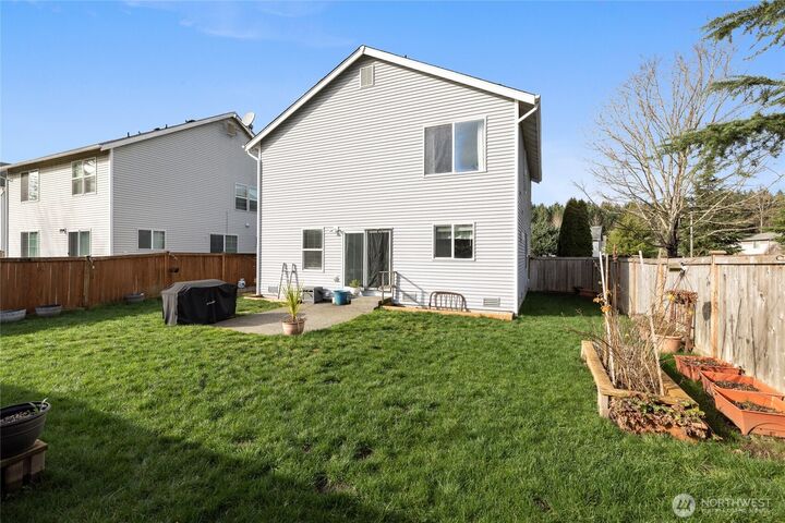 Property Photo:  17619  Silver Creek Avenue E  WA 98375 