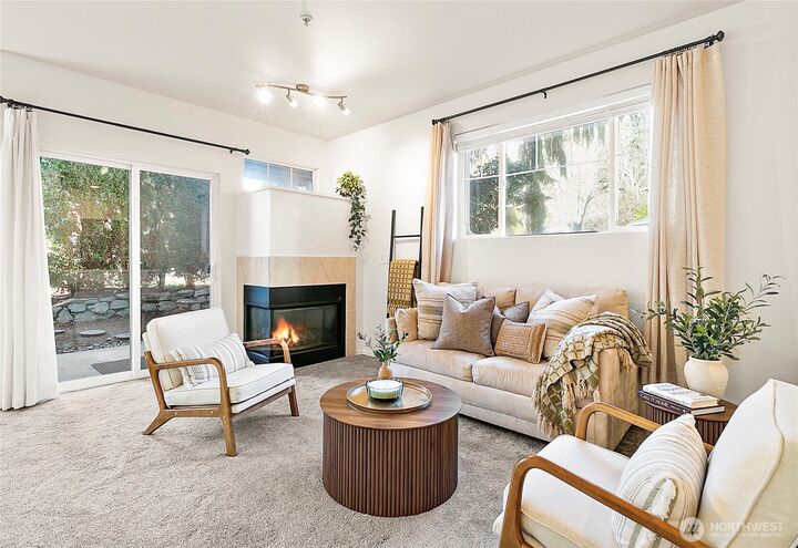 Property Photo:  4710  Mill Pond Dr  SE 304  WA 98092 
