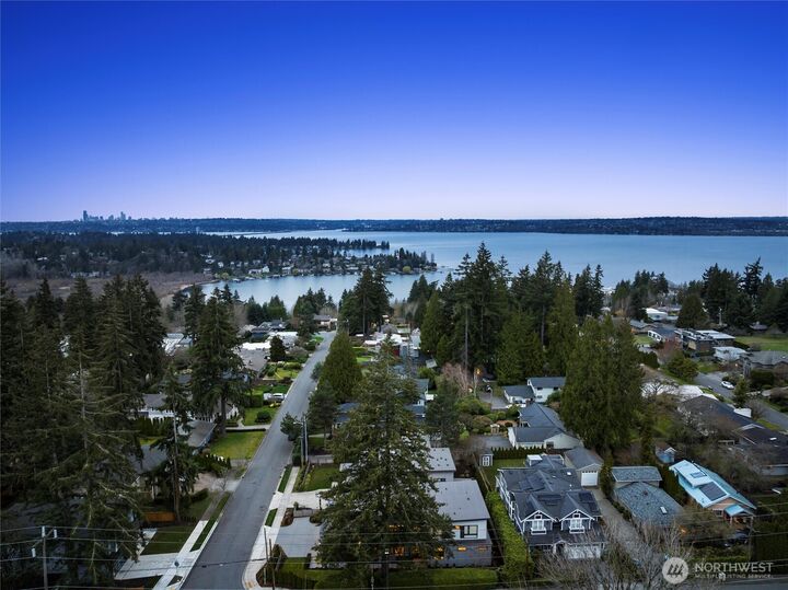 Property Photo:  4605  108th Avenue NE  WA 98033 