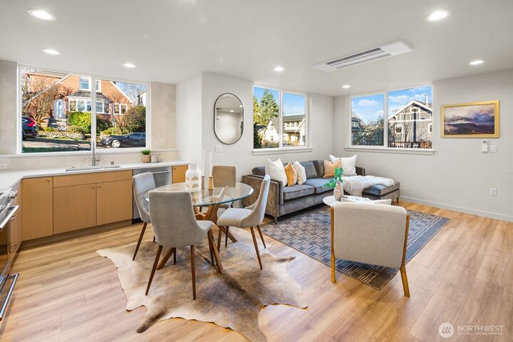 Property Photo: 2509 N 42nd Street WA 98103