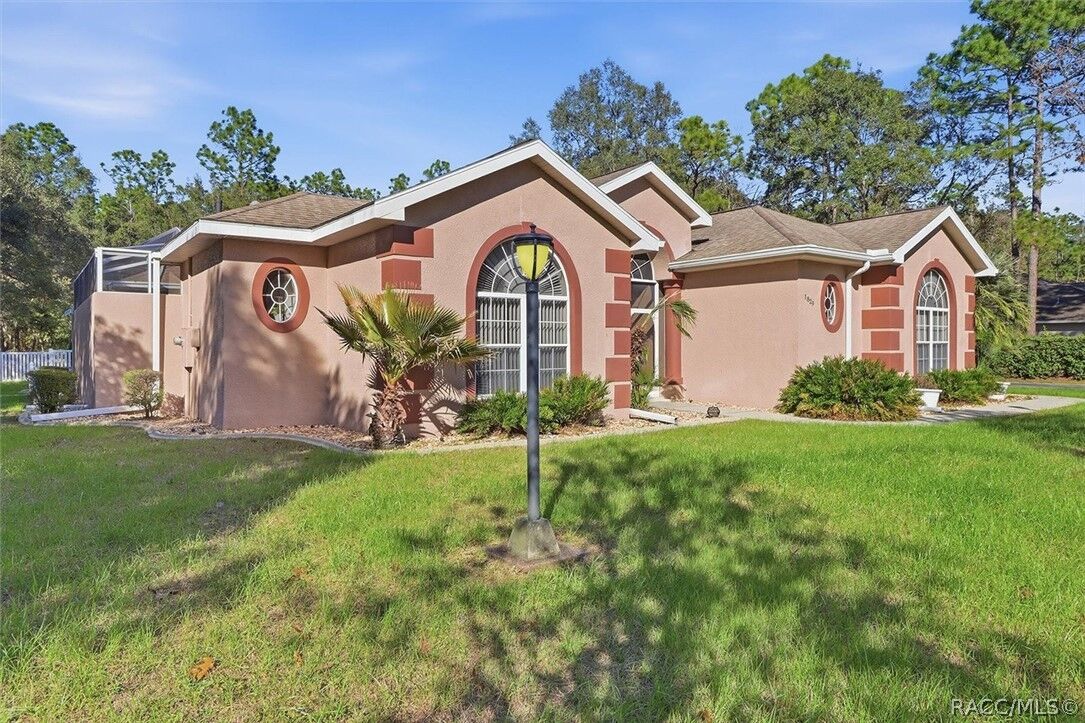 Property Photo:  1829 W Redding Street  FL 34442 