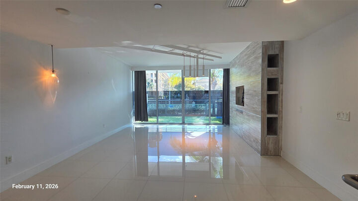 Property Photo: 2950 NE 188th Street 110 FL 33180
