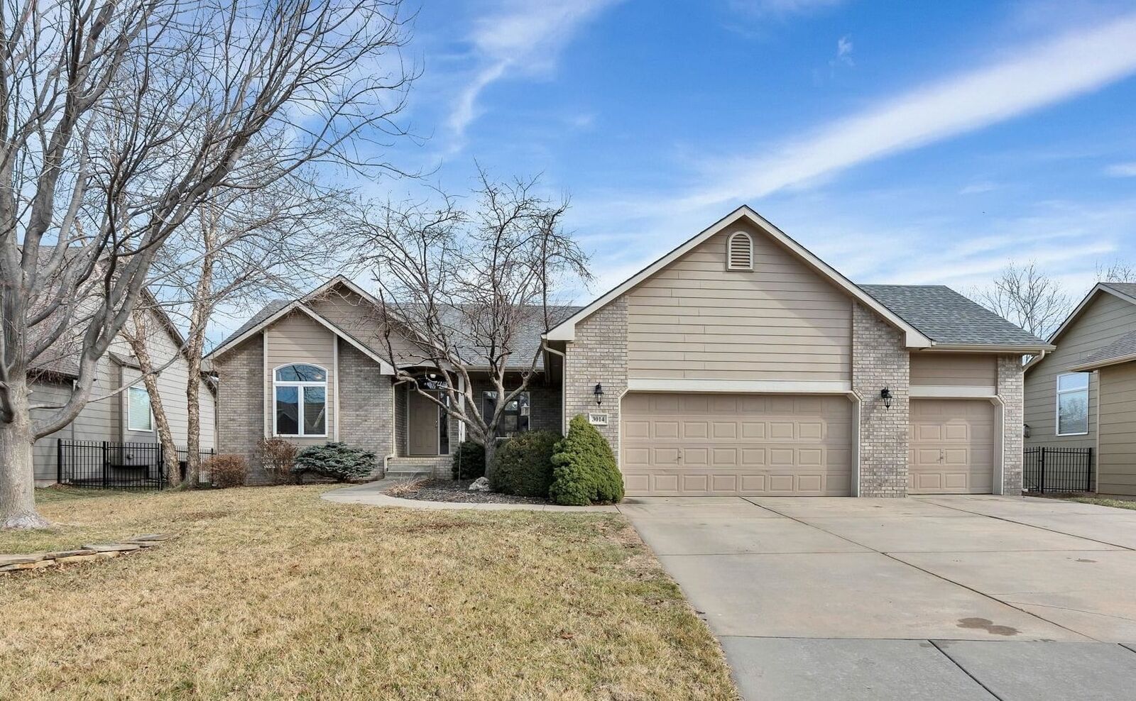 Property Photo:  3014 N Brush Creek Cir  KS 67205 