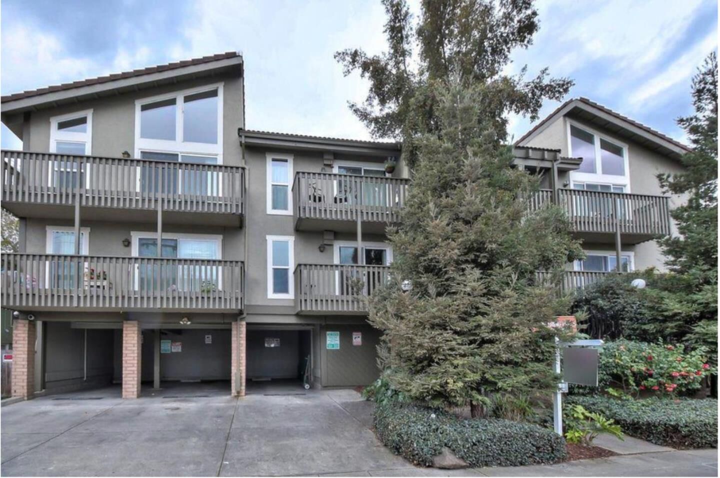 Property Photo:  480 East Okeefe Street 206  CA 94303 