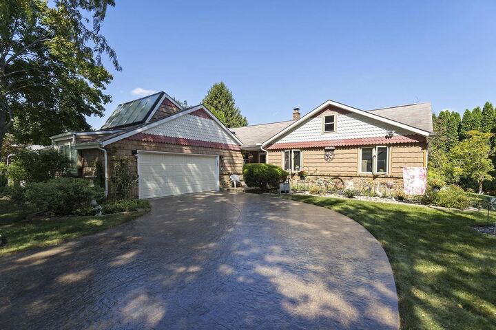 Property Photo:  1018 Monroe Street  WI 53538 