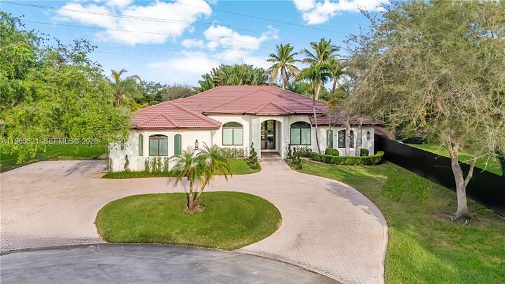 Property Photo: 16315 SW 88th Ct FL 33157