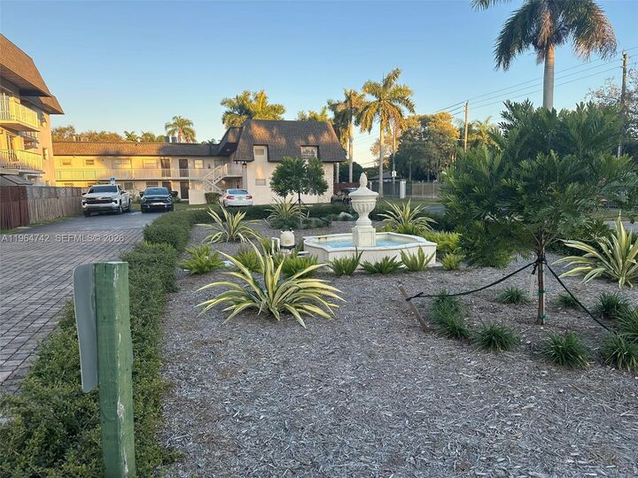 Property Photo: 8475 SW 94th St 228E FL 33156