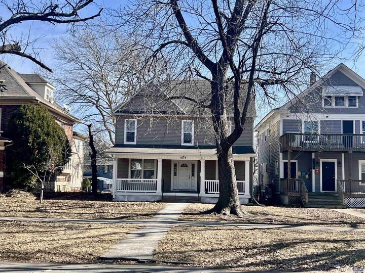 Property Photo: 1614 SW College Ave KS 66604