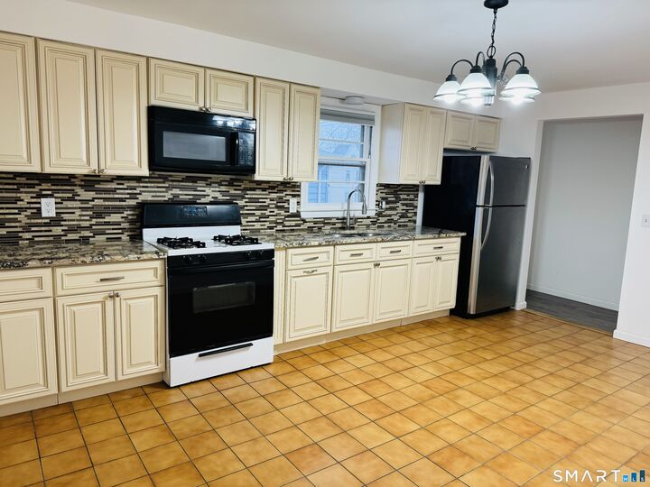 Property Photo:  50 Wood Street  CT 06516 