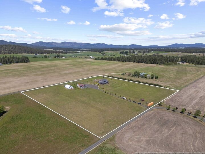 Property Photo: 6730 W Cross Cut Rd WA 99006