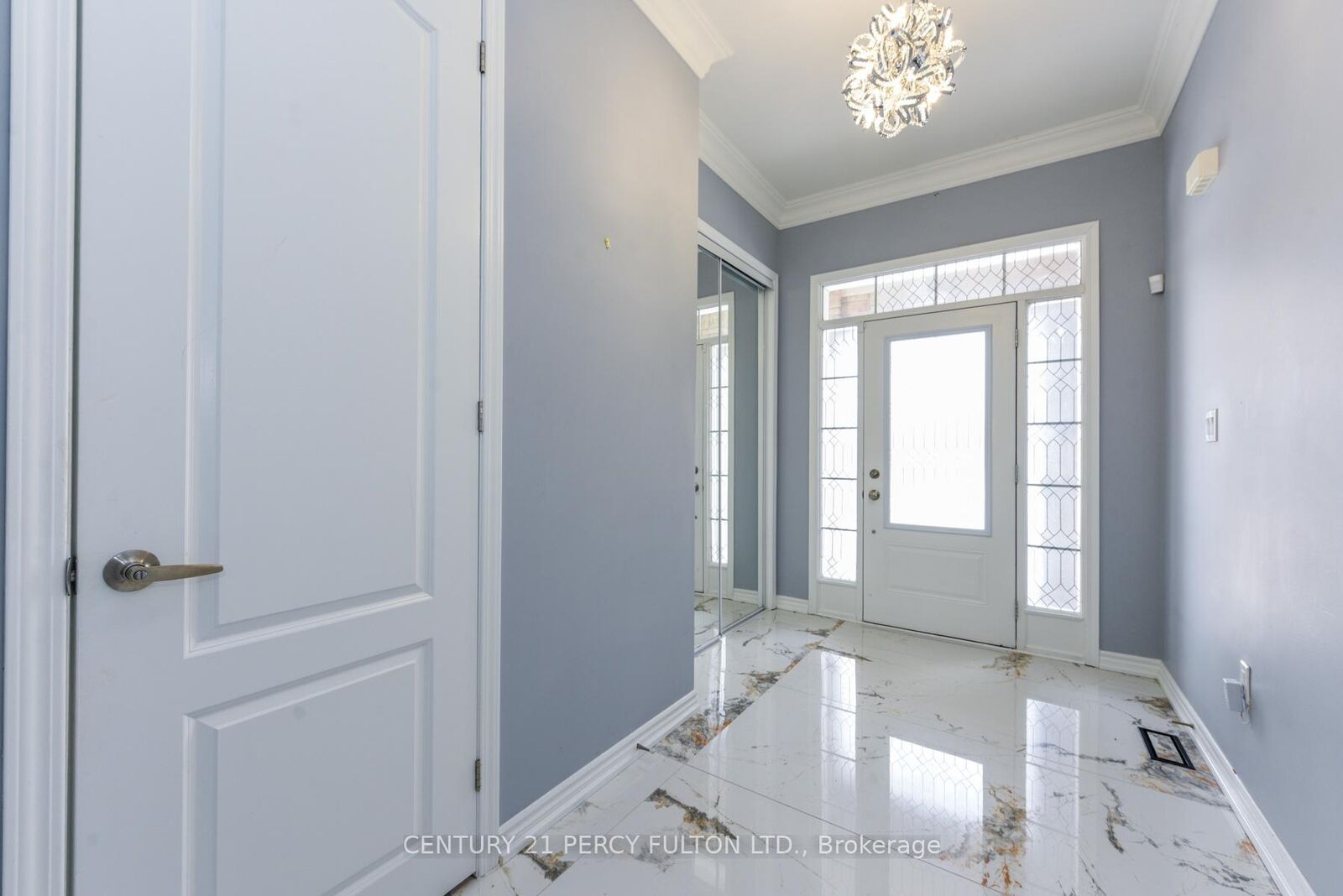 Property Photo: 1040 Foxtail Crescent Main &Amp 2nd ON L1X 0E7