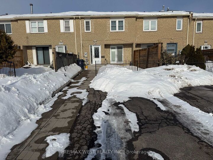 114 Courtlands Drive — photo 1