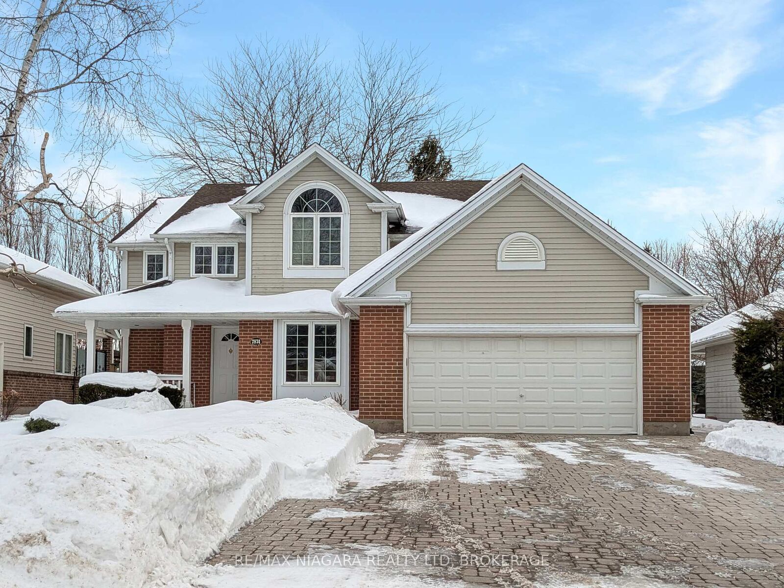 Property Photo: 7874 Bishop Avenue ON L2H 3C6