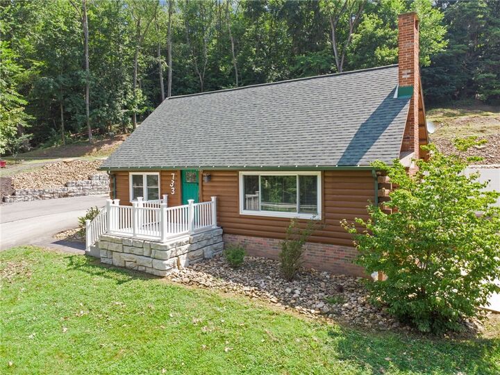 Property Photo:  733 McKee Rd  PA 15131 