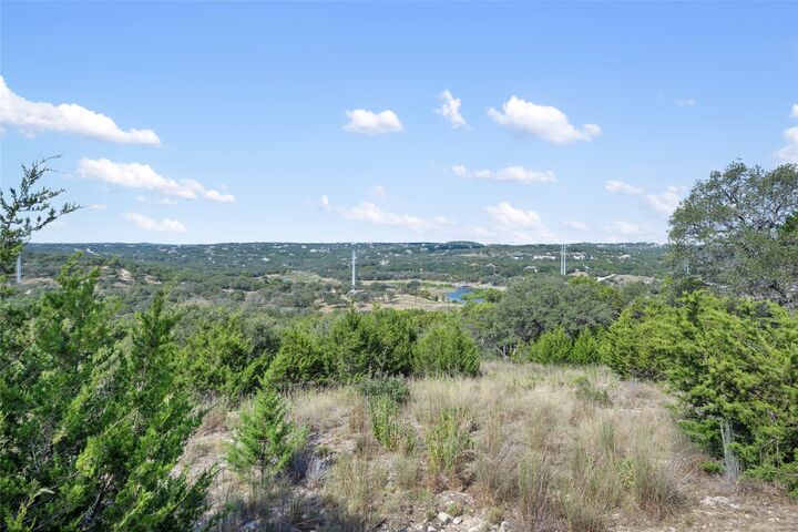 Property Photo: 2808 Lakehurst Road TX 78669