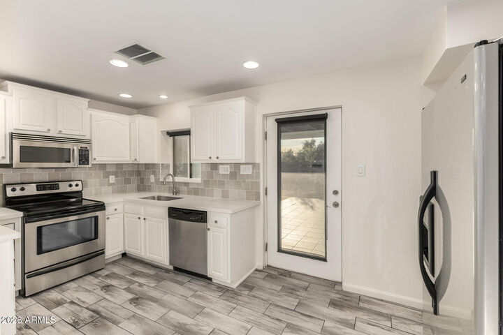 Property Photo:  2602 N 71st Street  AZ 85257 