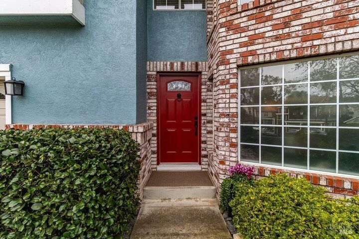 Property Photo: 648 E J Street CA 94510