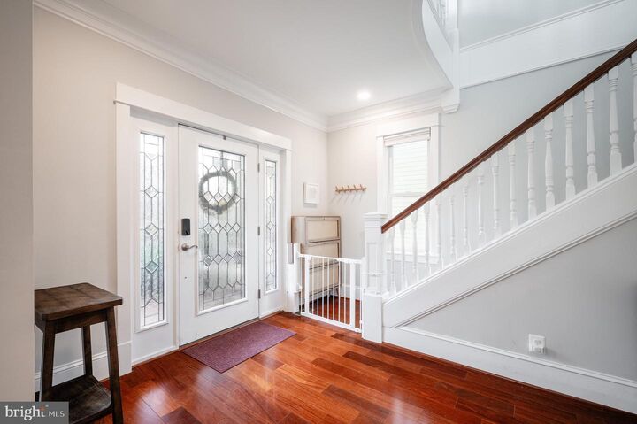 Property Photo:  106 E Oxford Avenue E  VA 22301 