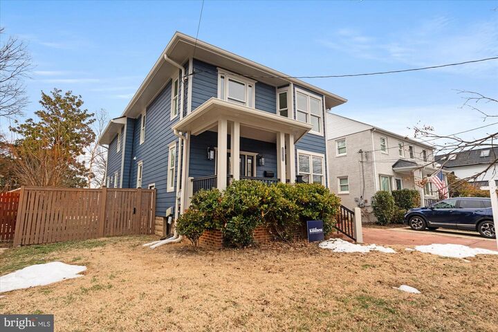 Property Photo:  106 E Oxford Avenue  VA 22301 