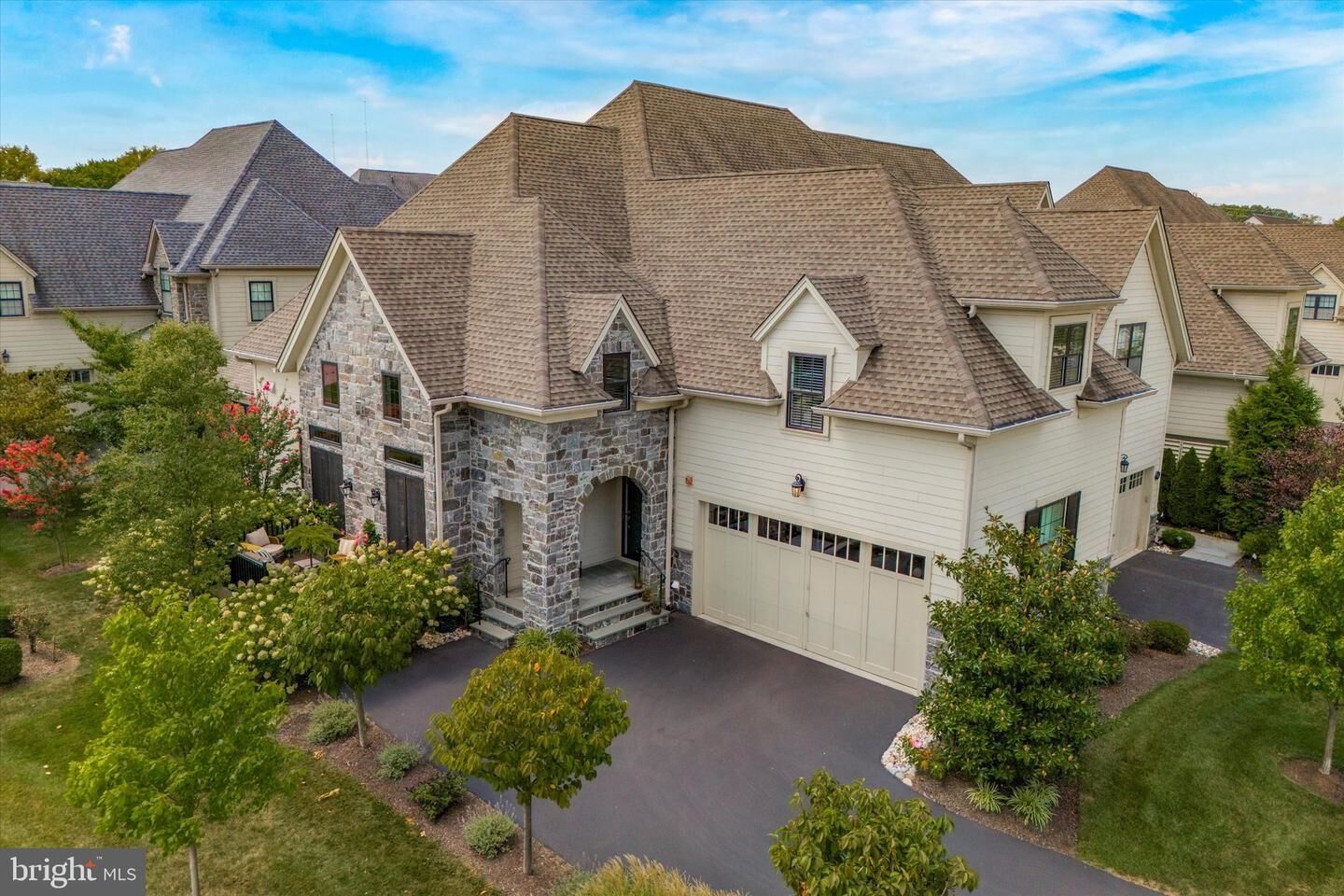 Property Photo: 600 Bartram Court PA 19031