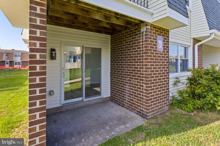 Property Photo:  20-1 Florence Tollgate Place 1  NJ 08518 