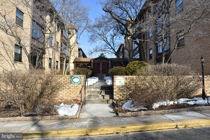 Property Photo:  2112 Heather Court 2112  DE 19809 