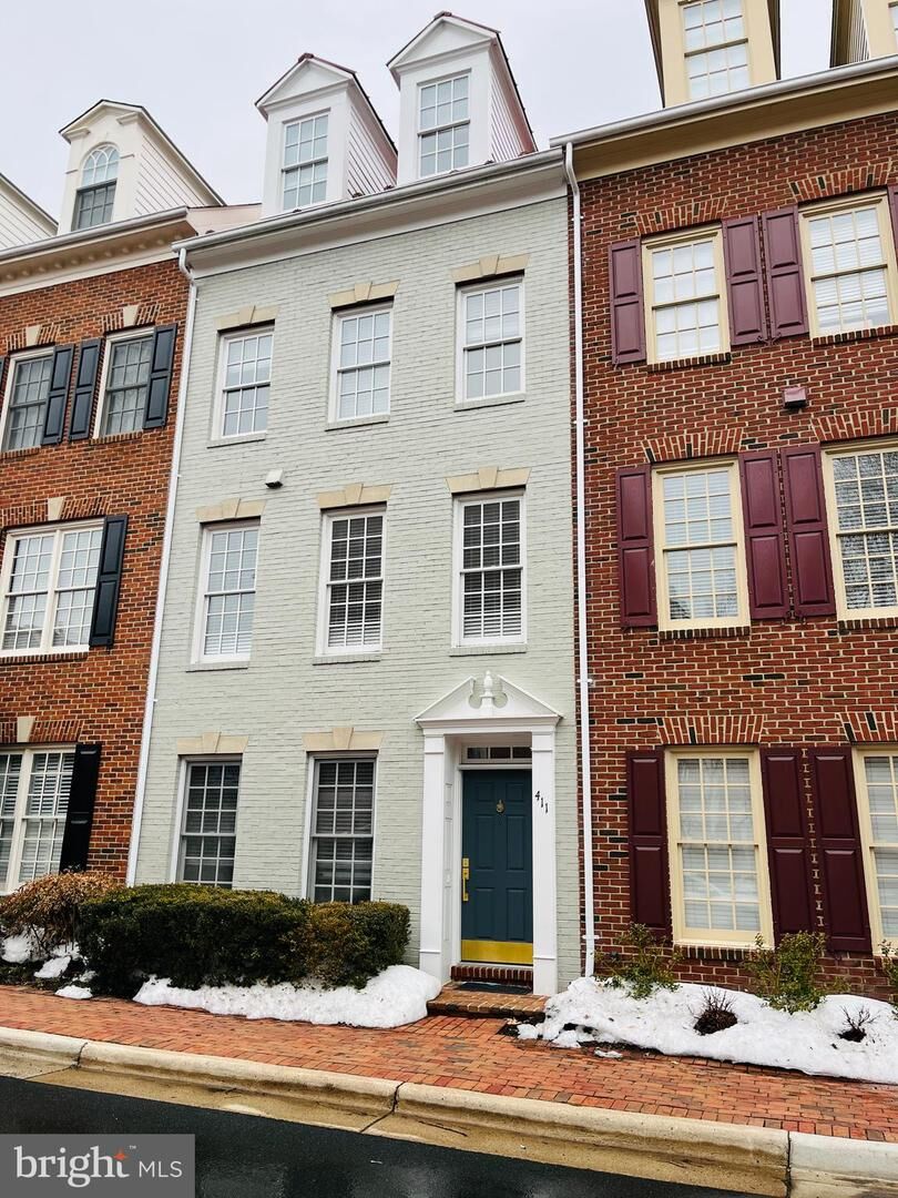 Property Photo: 411 S Fayette Street VA 22314