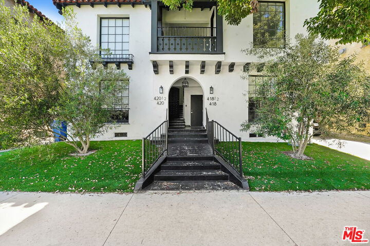 Property Photo: 418 N Stanley Ave CA 90036