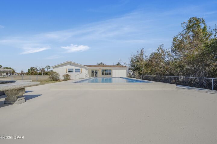 Property Photo: 1434 W Park Lane FL 32404