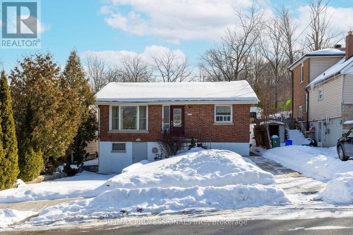 Property Photo:  311 Bowman Street  ON L8S 2V4 