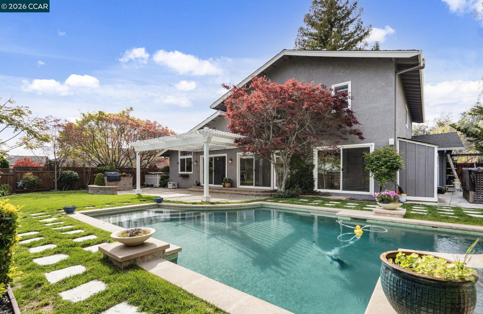 Property Photo: 813 Columbine Ct CA 94526