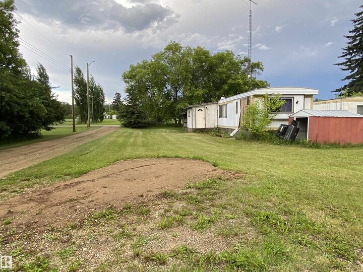 Property Photo:  4914 50st  AB T0G 0R0 
